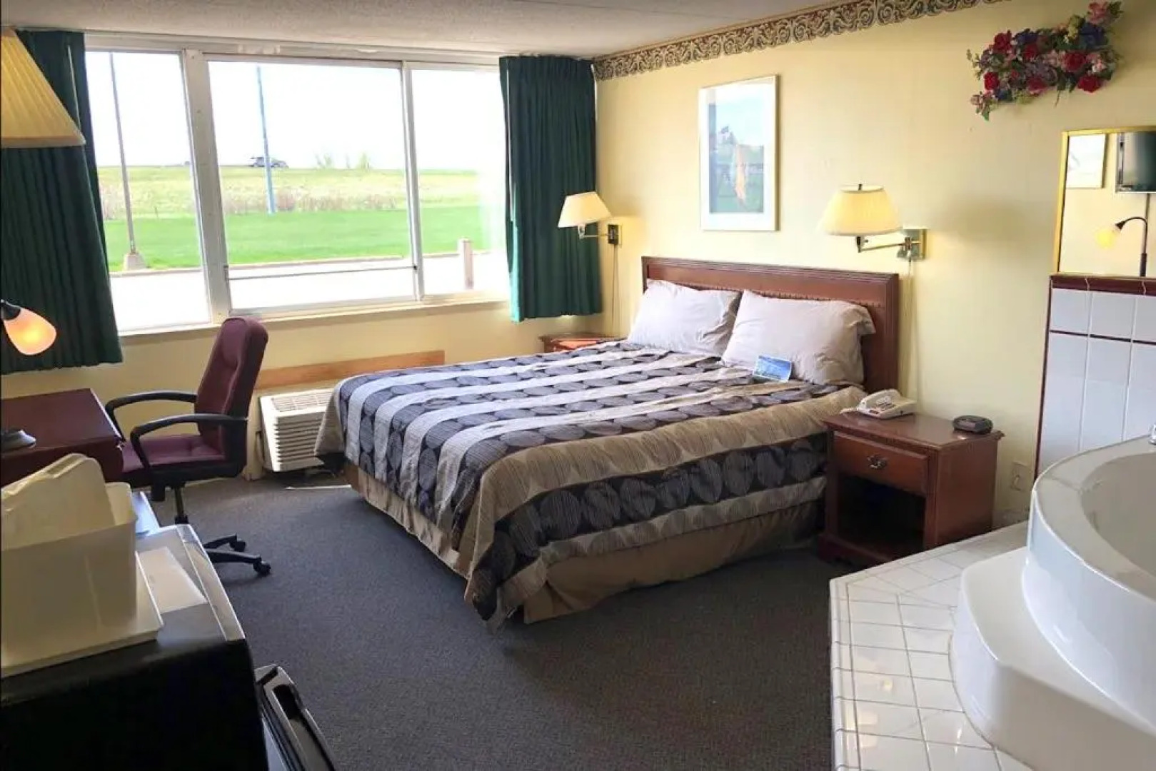 Norwood Inn and Suites Worthington