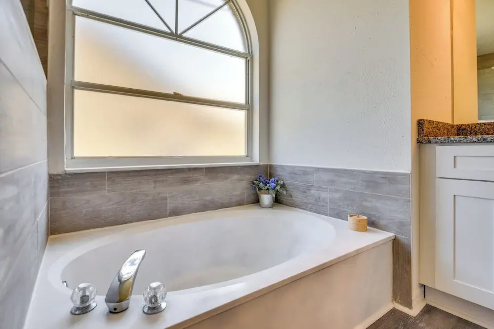 7 Mi to Beach: Pet-friendly Home in Port Orange!