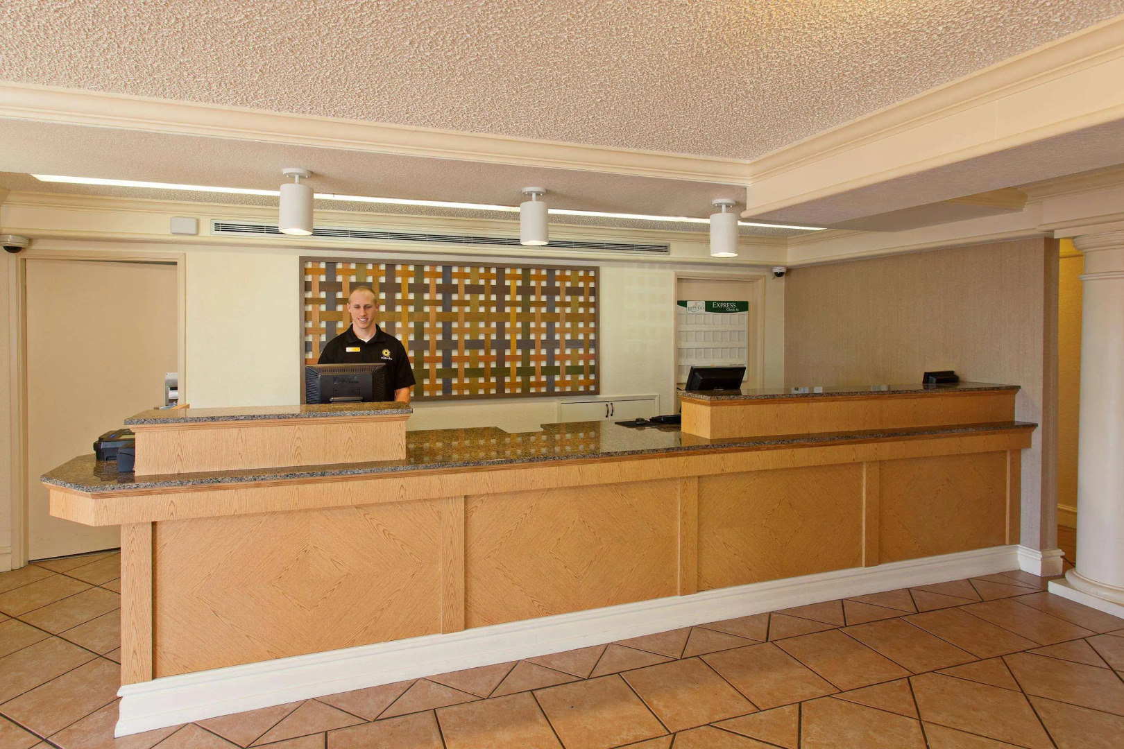 La Quinta Inn by Wyndham Costa Mesa / Newport Beach