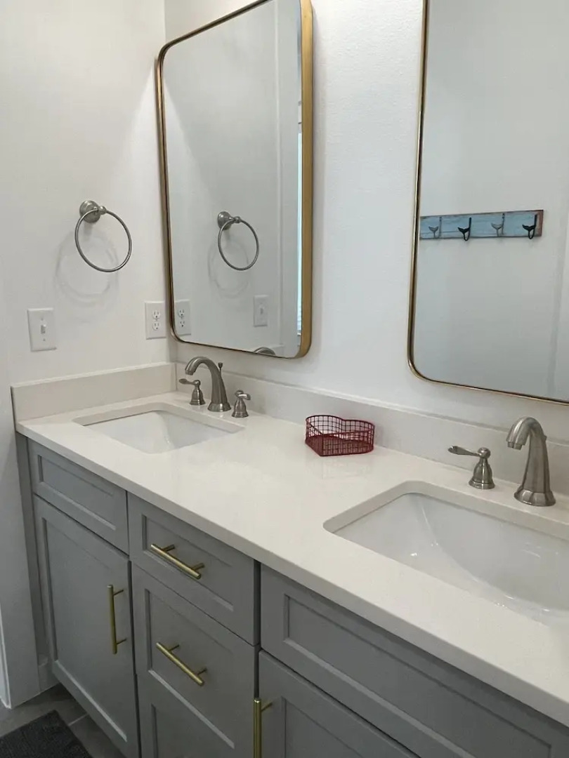 Island Escape 5 Bedroom Home by RedAwning