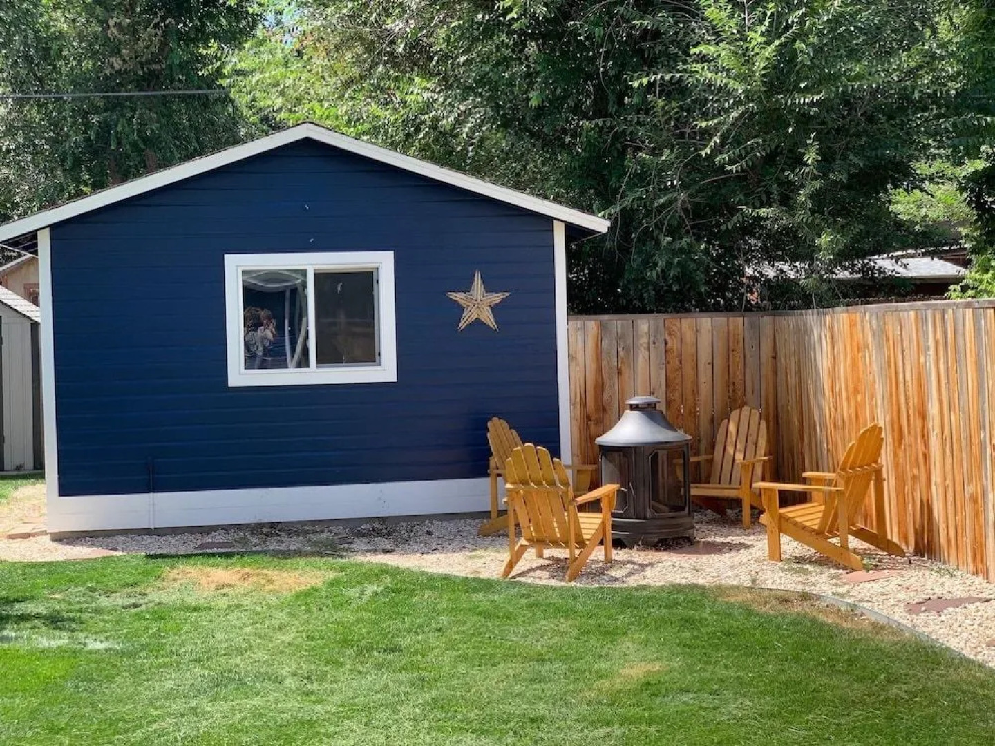 The Cottage! Chic Bungalow near Old Town Square!