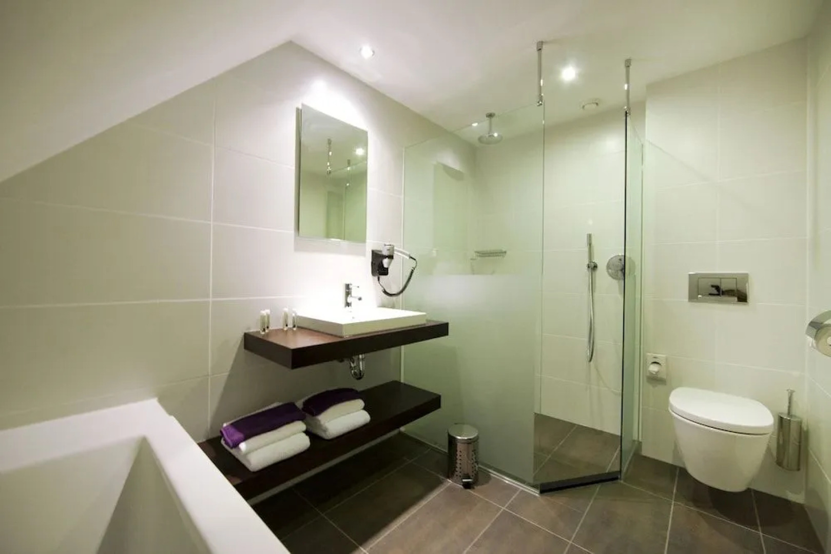 Hotel Allure Lounge & Dinner