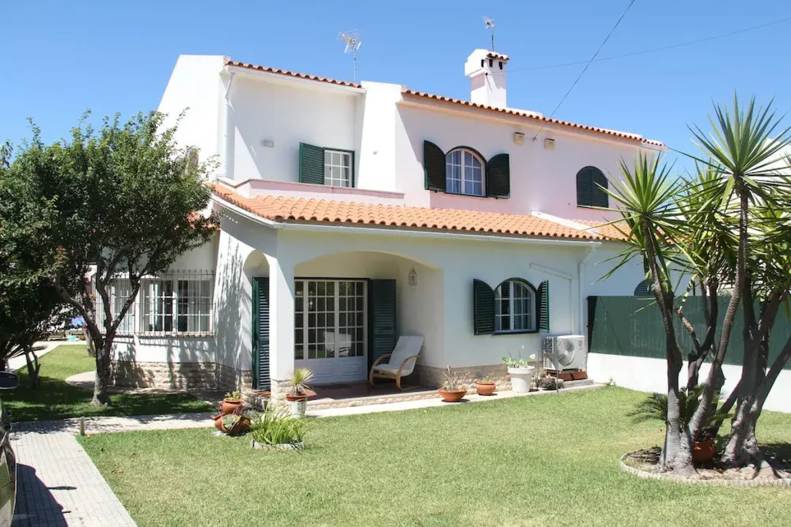 Sesimbra Stylish Villa by Homing