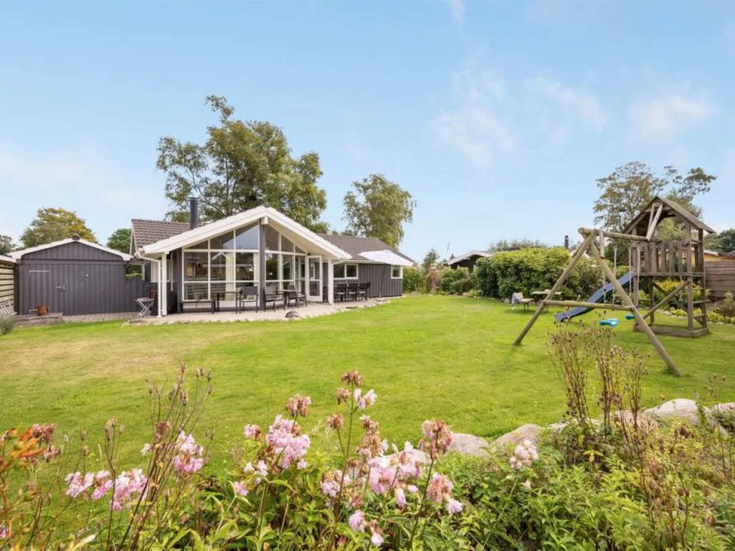 "Tashina" - 200m from the sea in Djursland and Mols