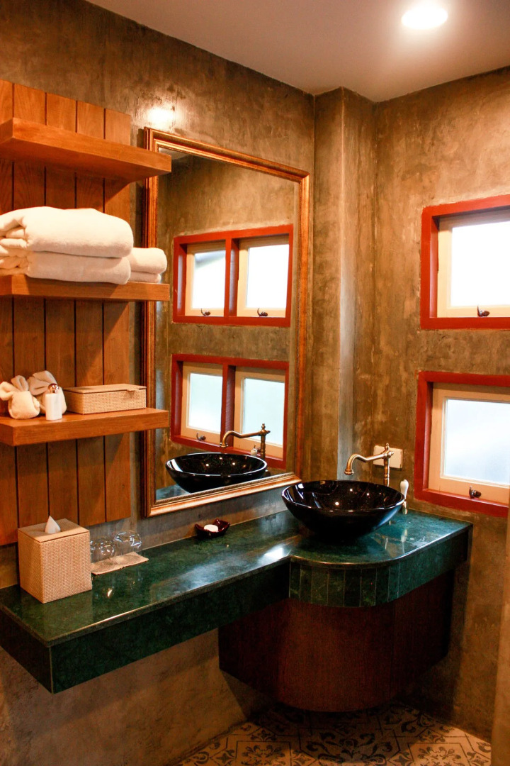 Chuchai Buri Sri Amphawa