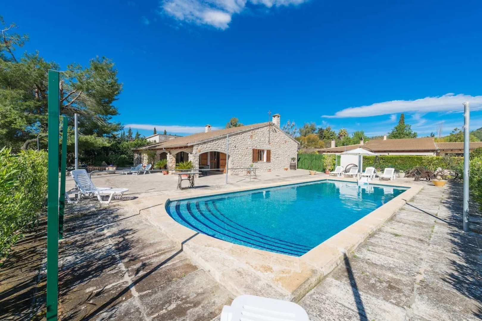 ES Cantó DES Morés