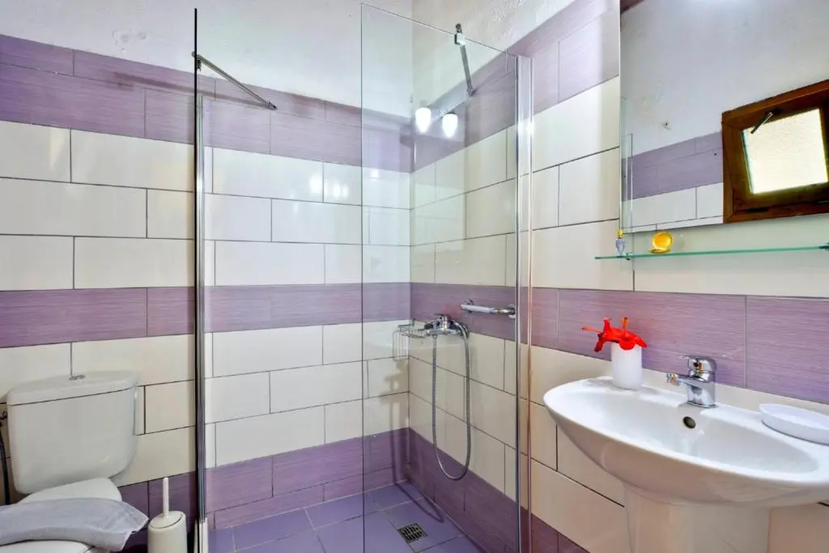 Renata Rooms & Studios