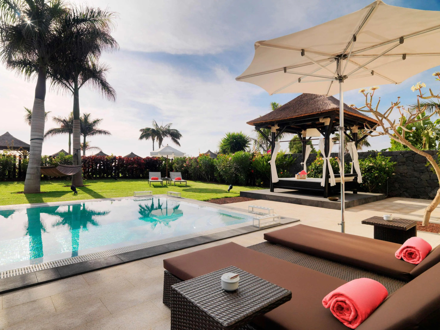 Отель RedLevel at Gran Meliá Palacio de Isora