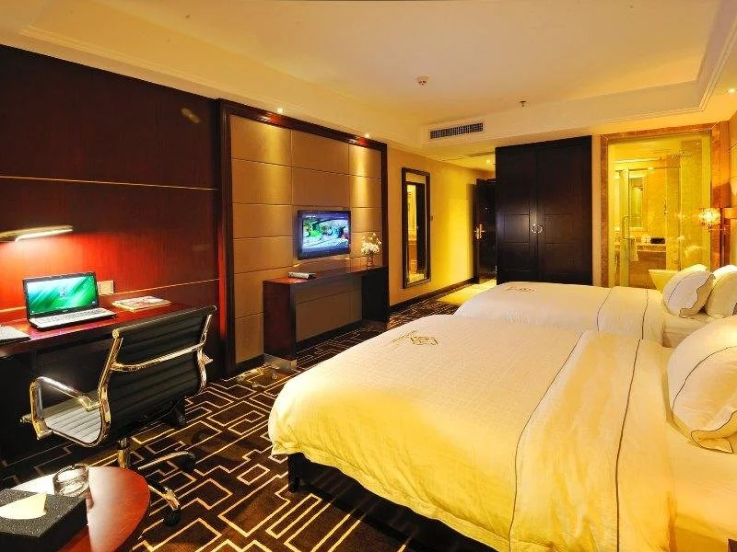 Jiahu International Hotel