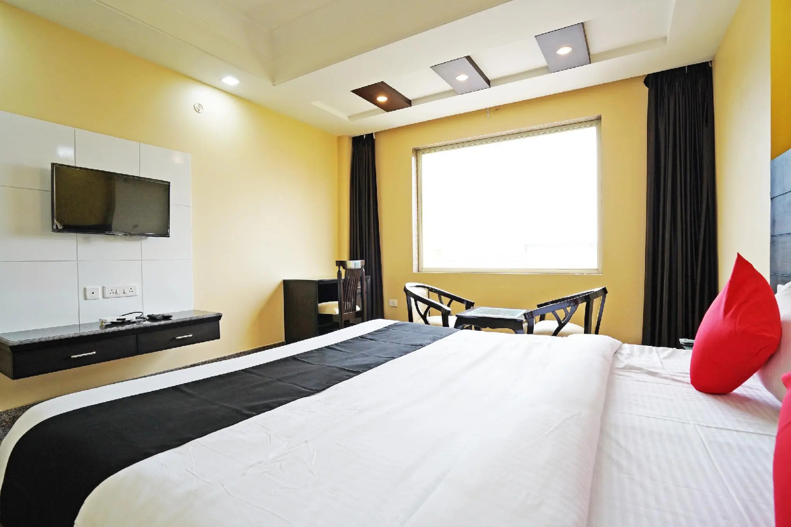 Capital O 49078 Hotel Chinar
