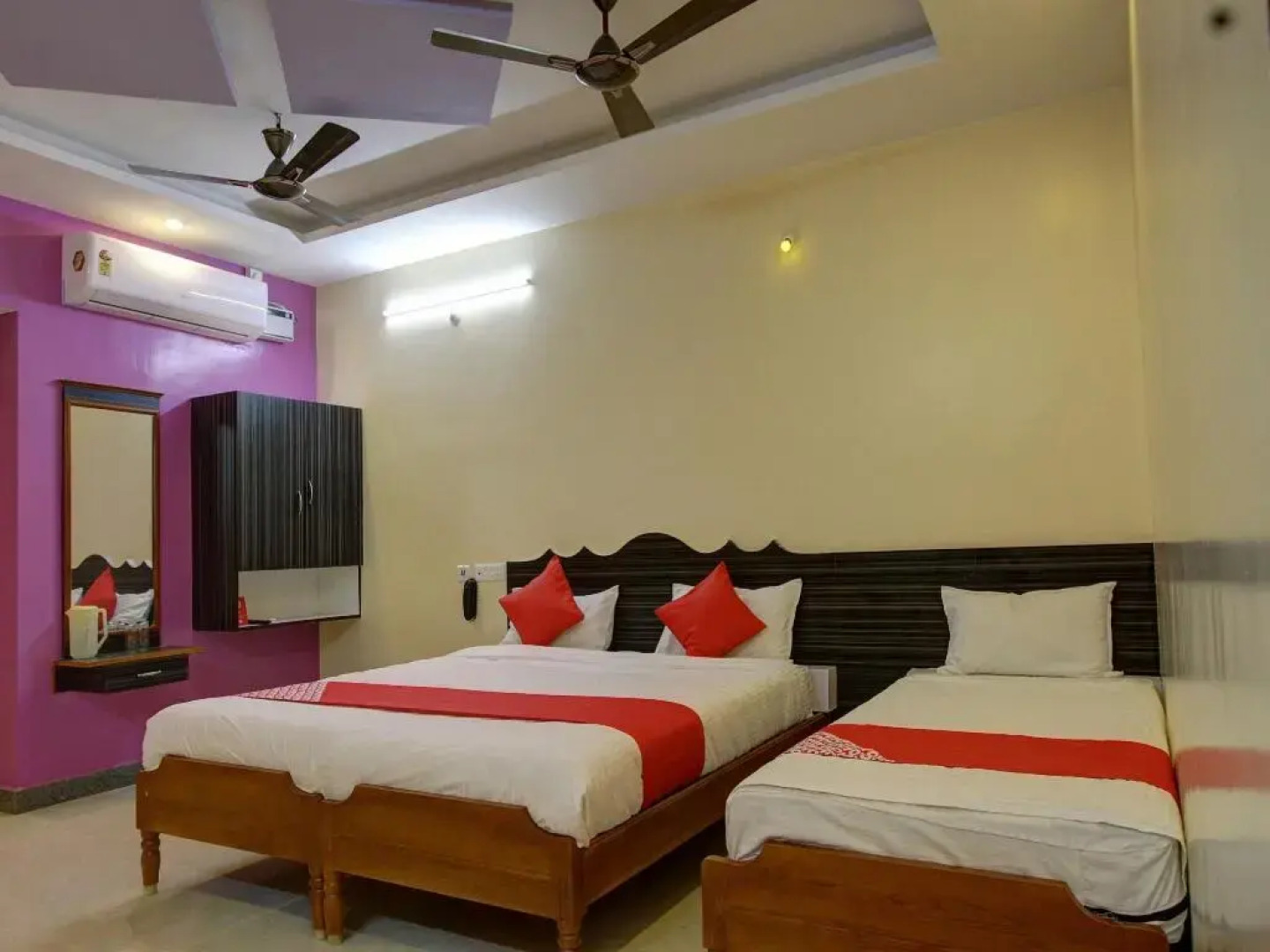 K S Residency By OYO Rooms