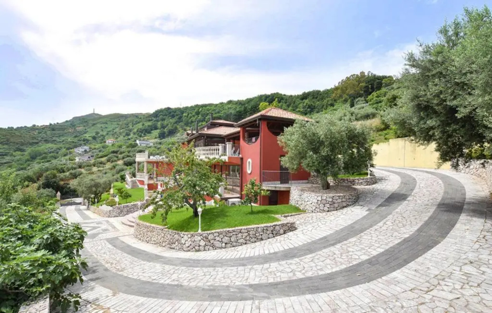 Villa Rosaria con spa e piscina interna