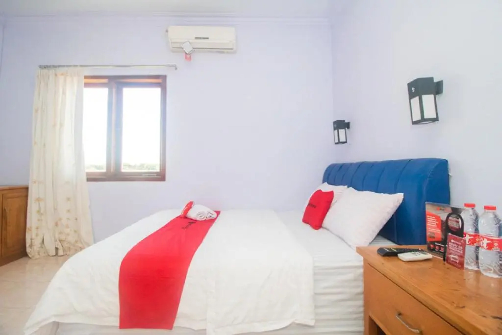 RedDoorz near Pantai Boom