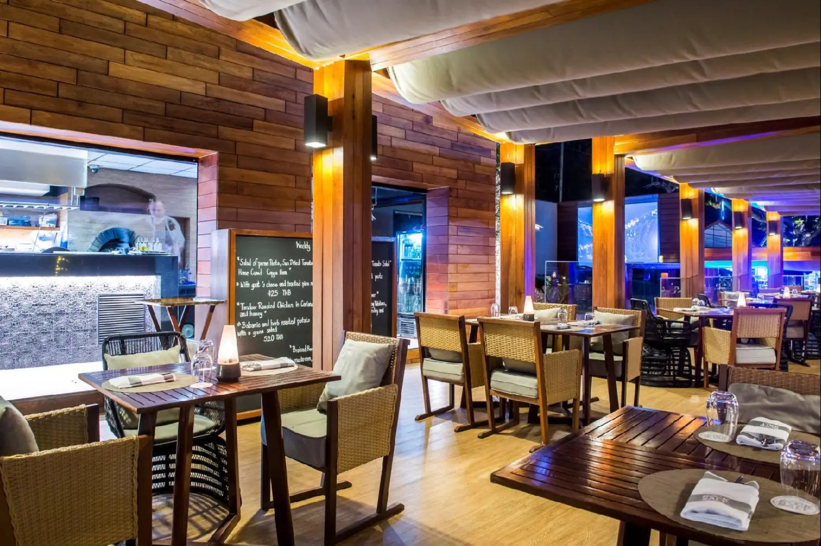 Отель The Nai Harn