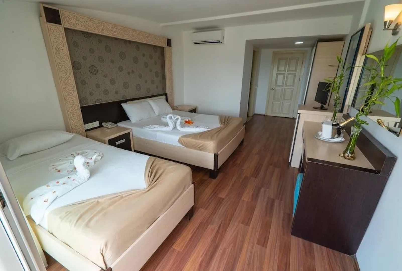 Aperion Beach  Hotel