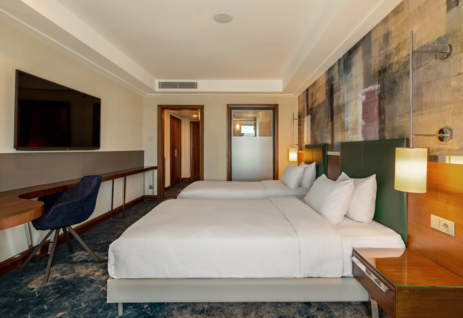 DoubleTree by Hilton Hotel Van