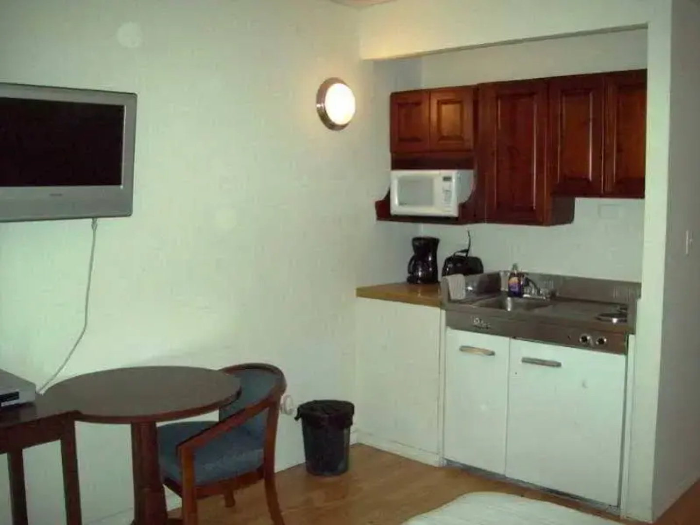 Metro Apartments