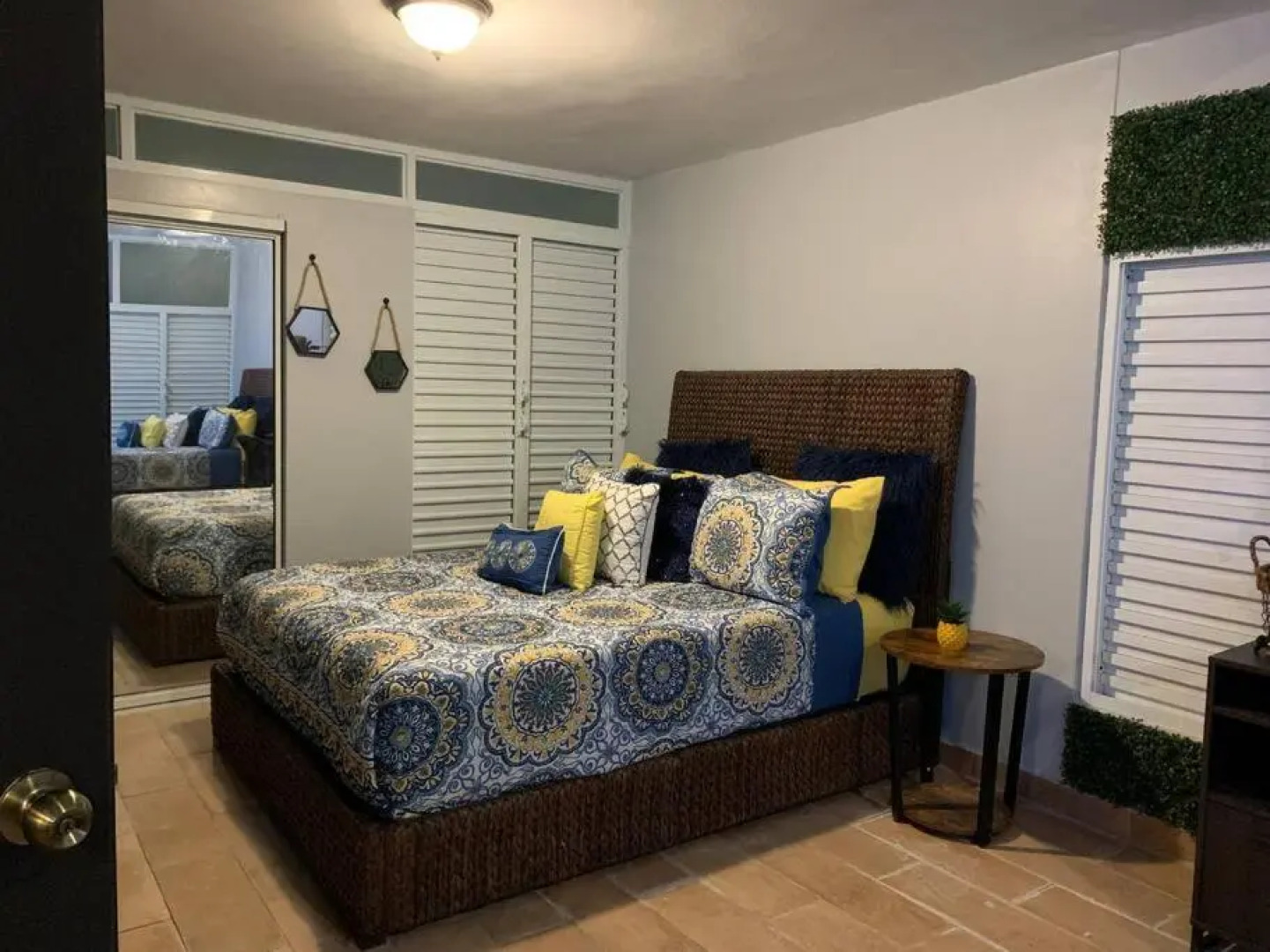 Stylish Condo-Steps to Beach w-3B/3B+4 Beds+Games