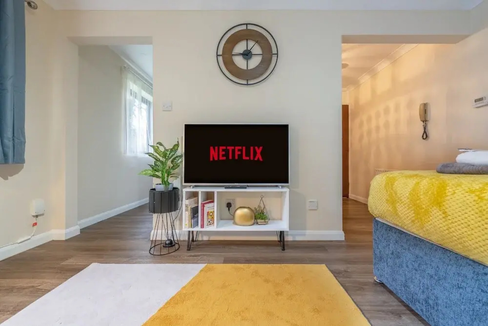 Staines Studio Apartment - Heathrow