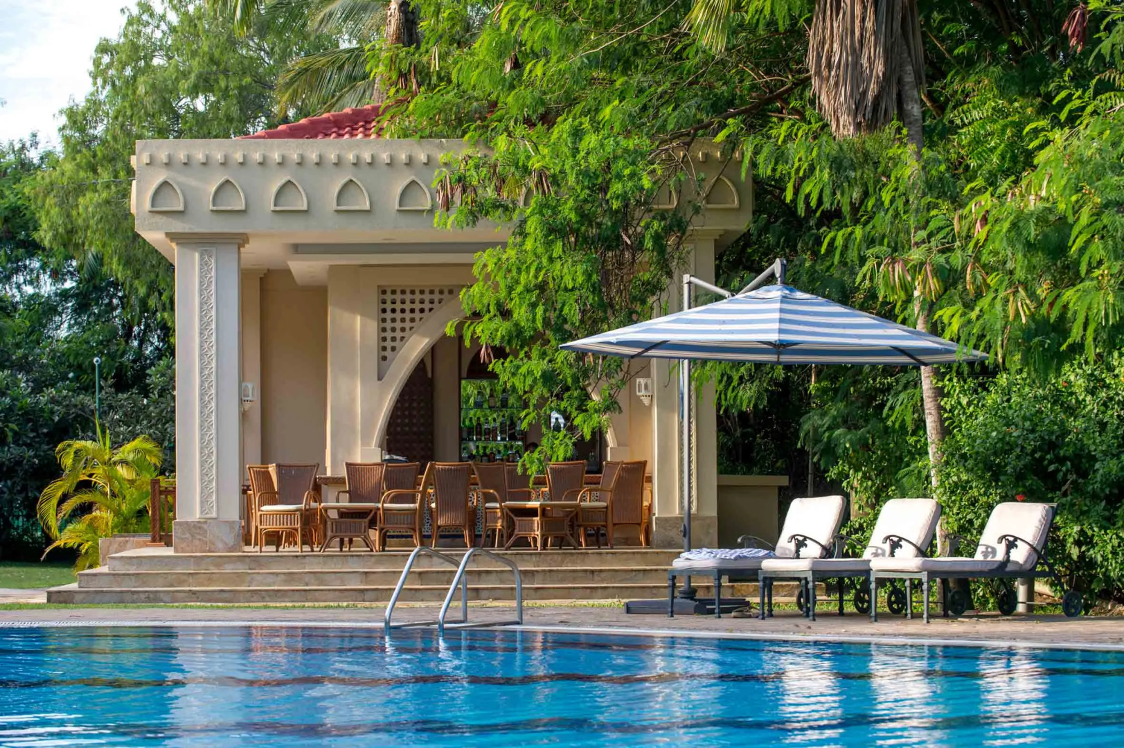 Отель Dar Es Salaam Serena