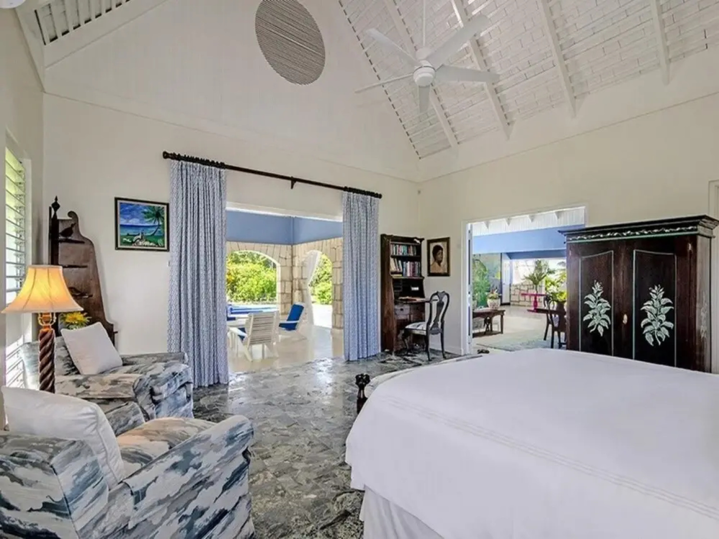 Sunny Vacation Villa 25