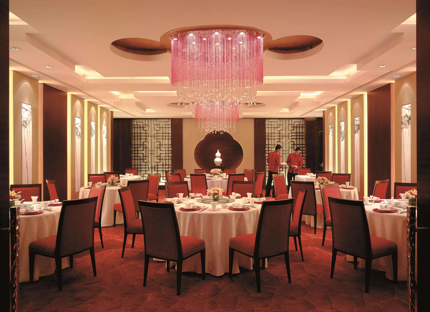 Makati Shangri-La, Manila