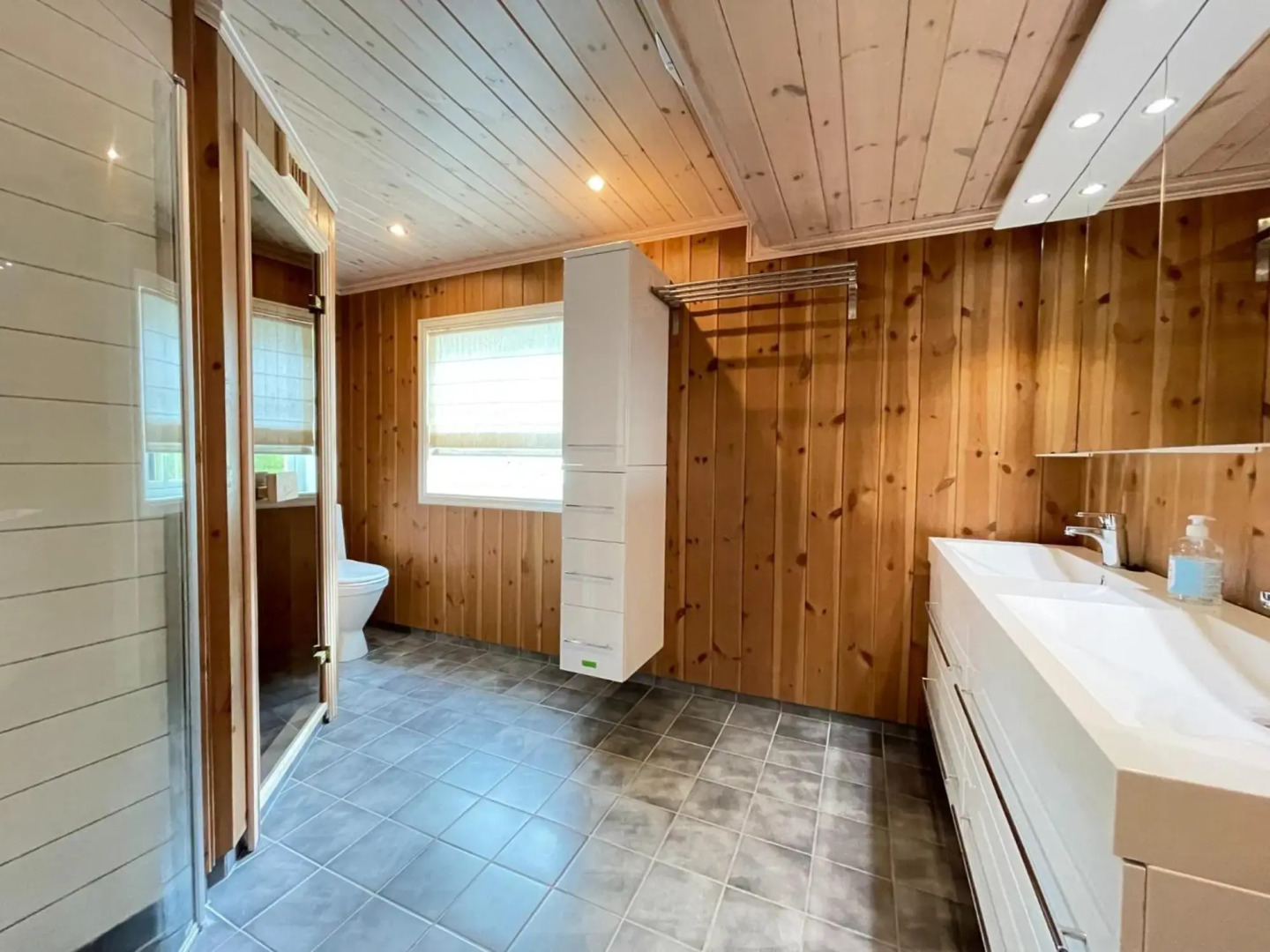 Luxembu - 4 bedroom cabin