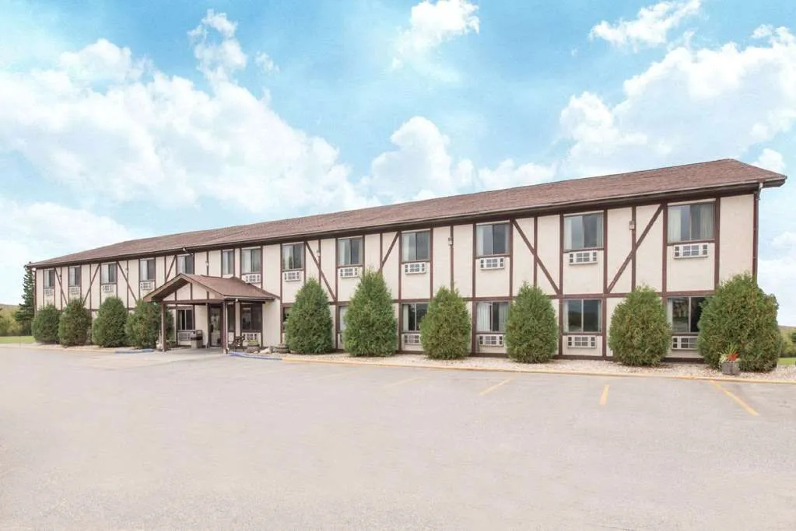 Super 8 by Wyndham Warroad