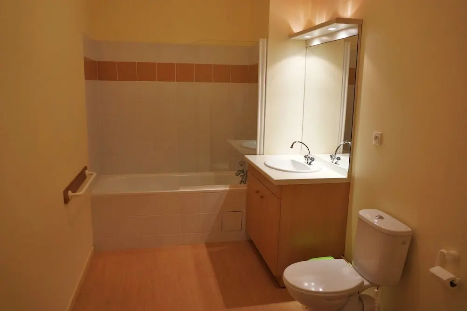 Logement n107 6pers face aux Thermes