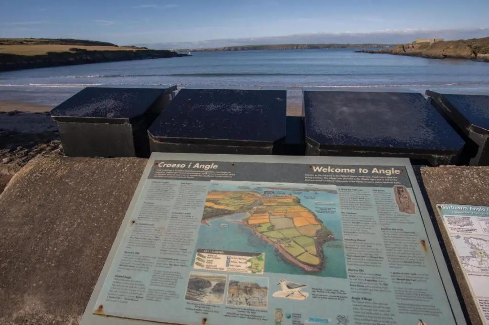 The Old Stables - 3 Bedroom Cottage - Angle