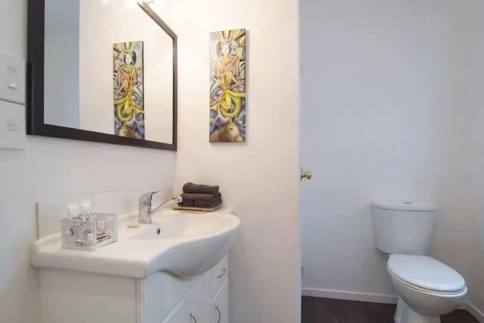 Christchurch City & Country Cottages - Nut Point Cottage