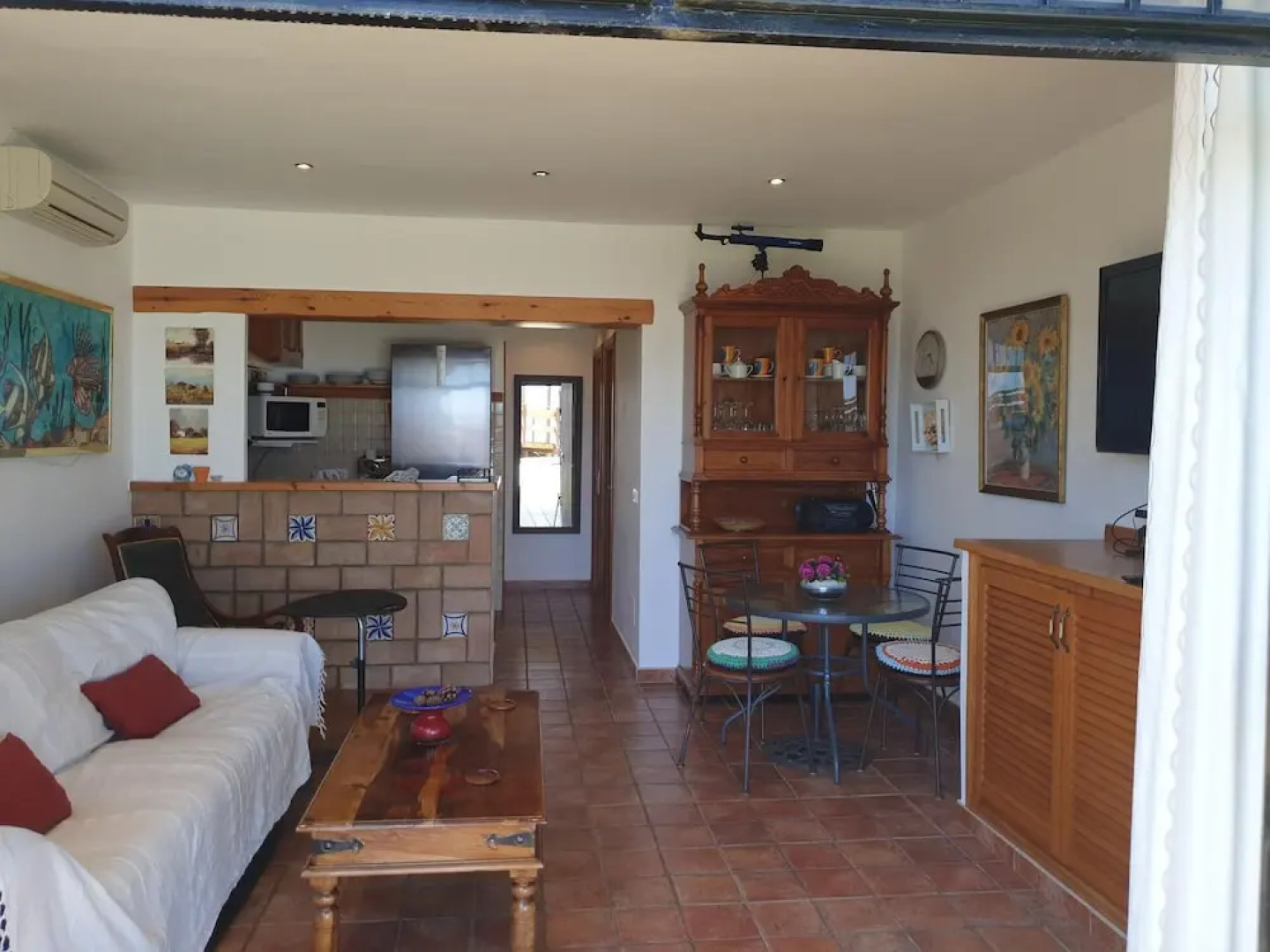 Doña Lola Micaela from line beach apartment with sea views sunrounded by bars and restaurants-CS208