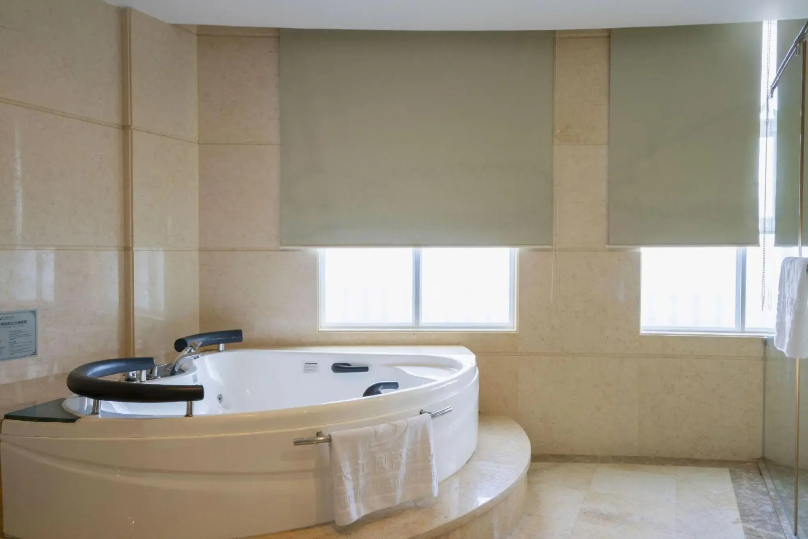 Yangjiang Changjiang International Hotel