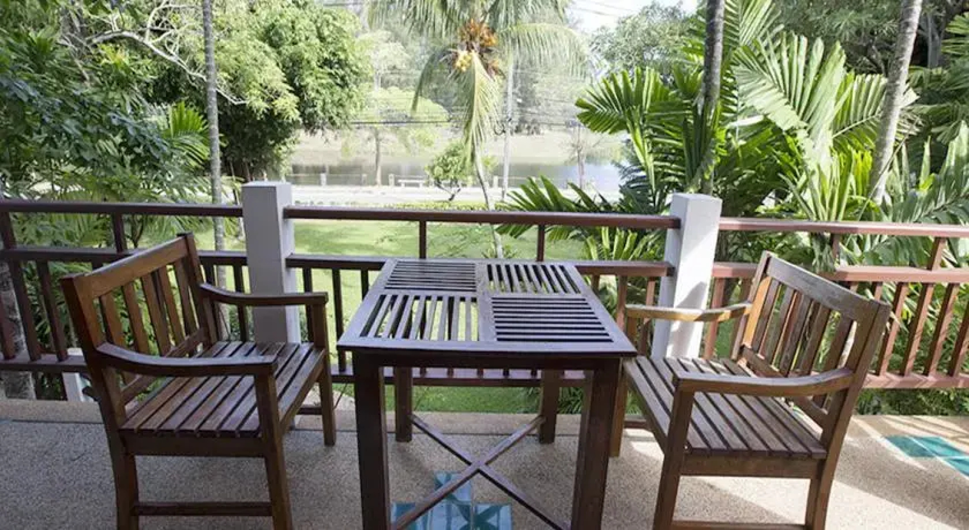 Lovely Nai Harn Apartment