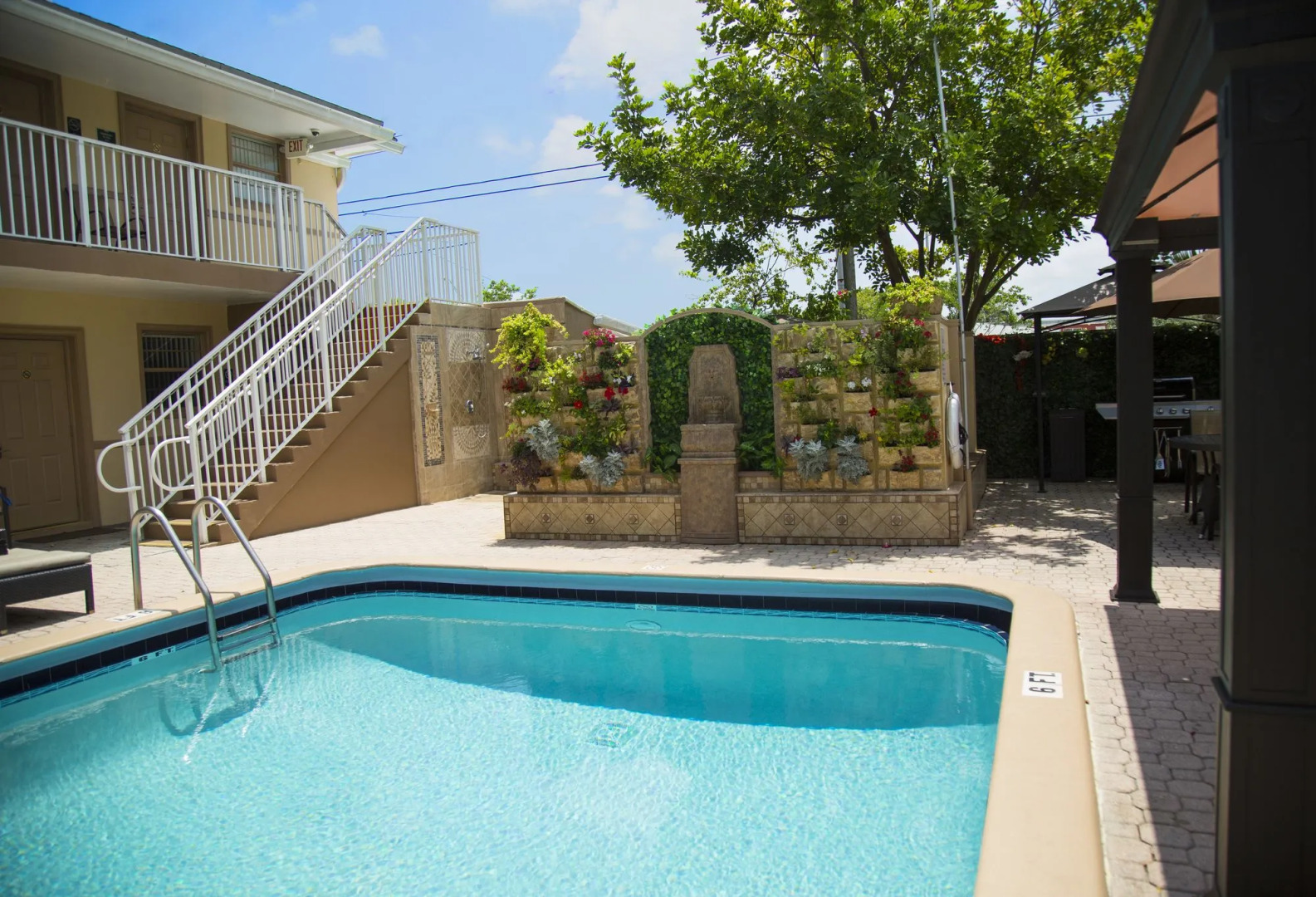 Sheridan Suites Apartments Hotel