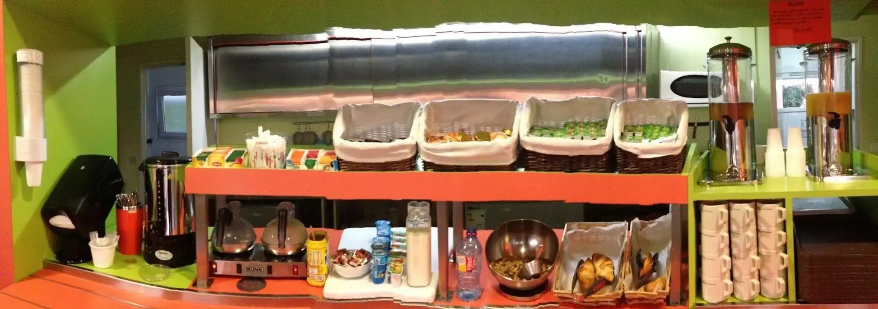 Brit Hotel Essentiel Poitiers – Gare du Futuroscope