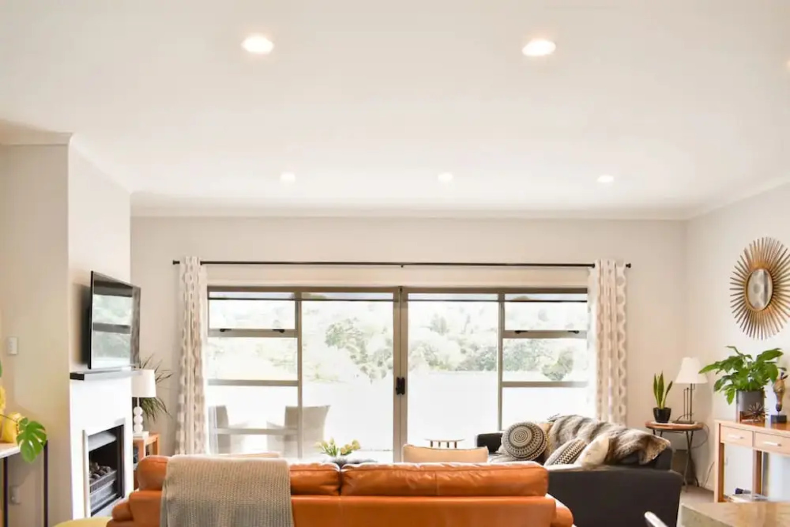 Quaint 2 Bed Family Home in Titirangi