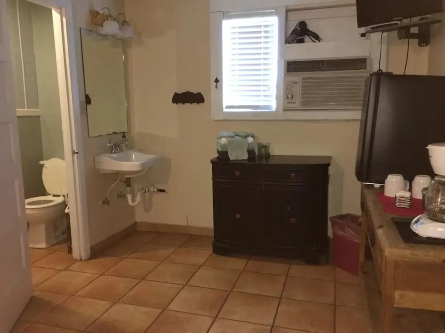 The Leakey Inn by CMD