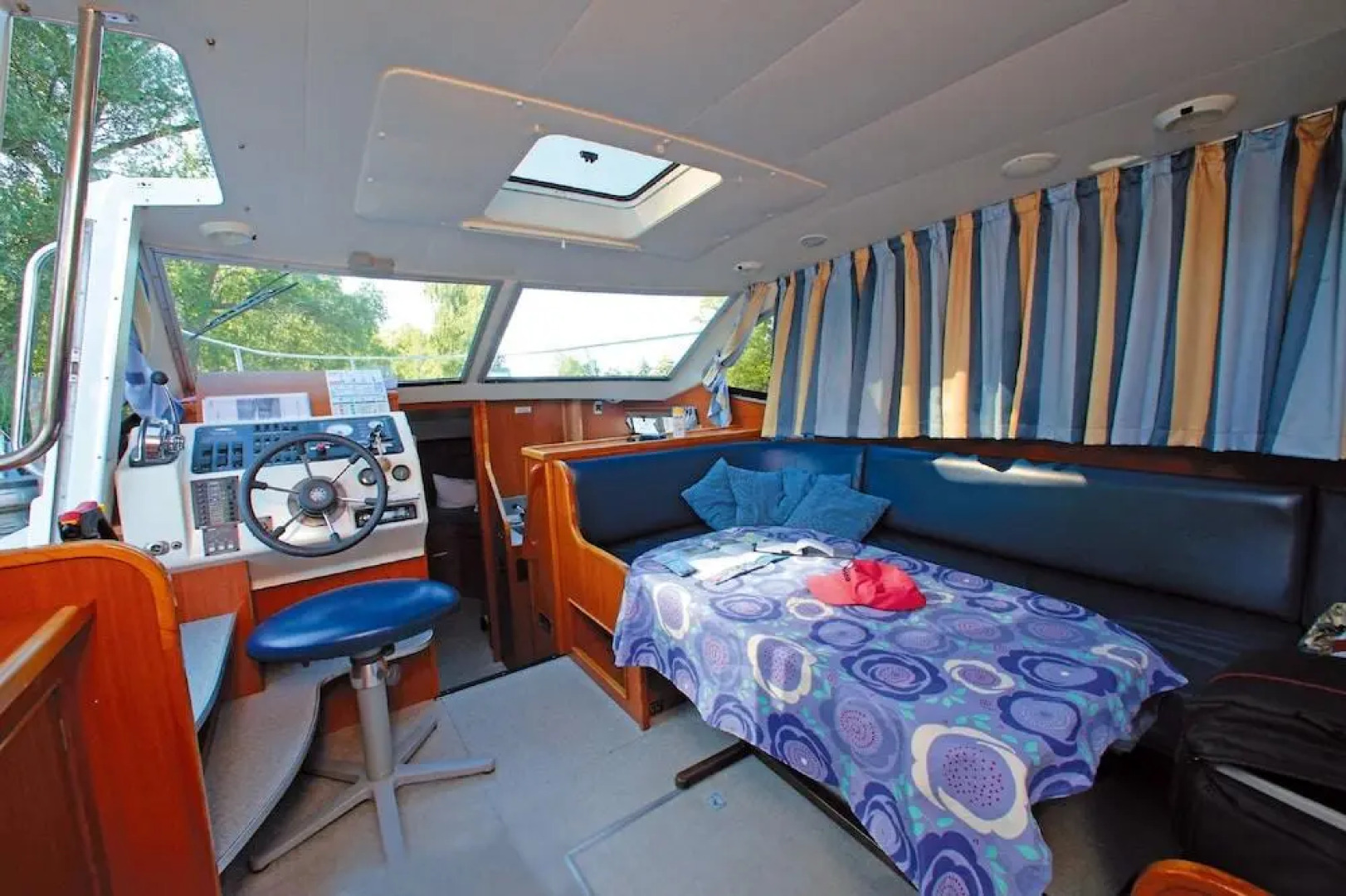 Vintage Houseboats at Niderviller Harbor by Kuhnle-Tours