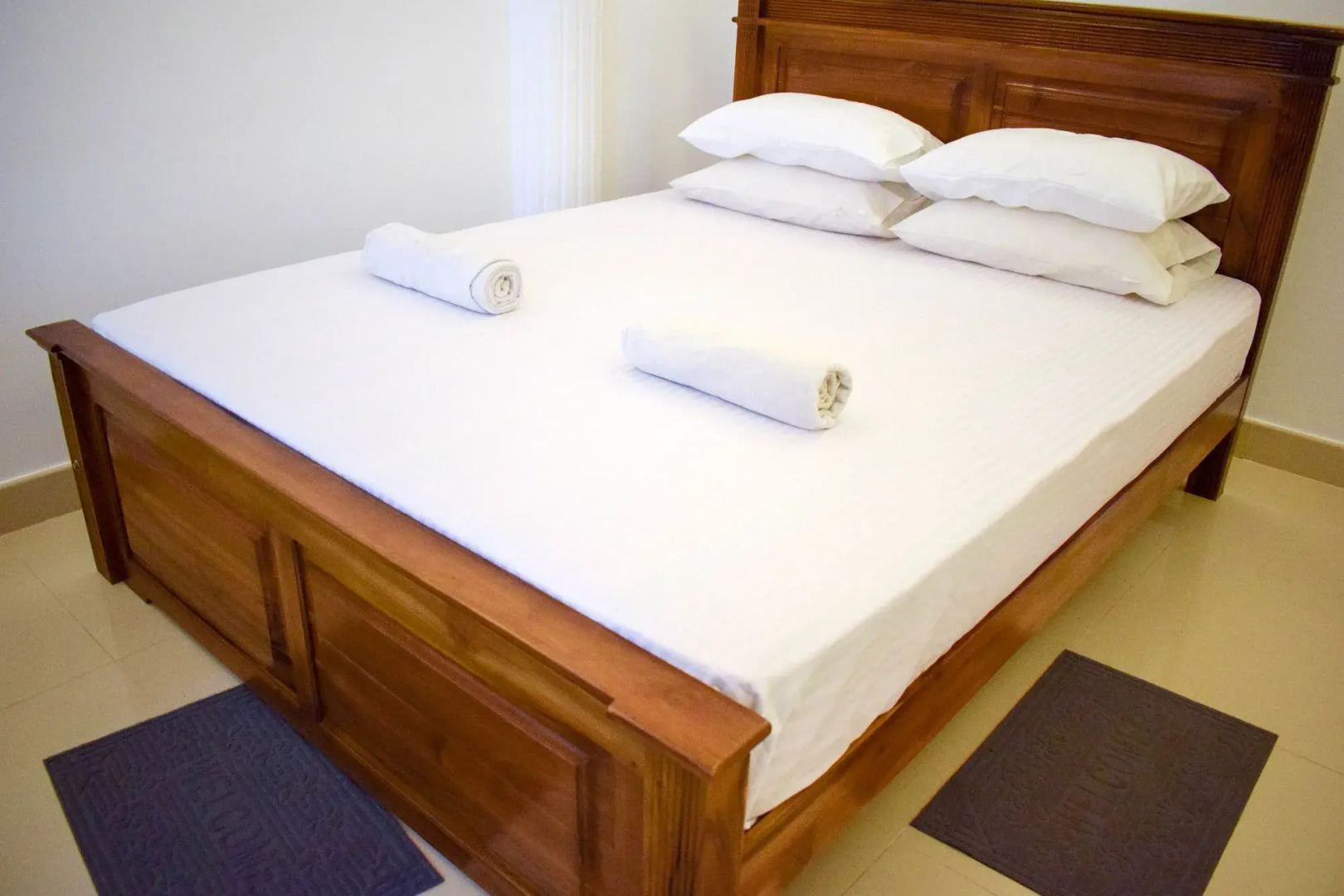 Yoho Menarigama Road