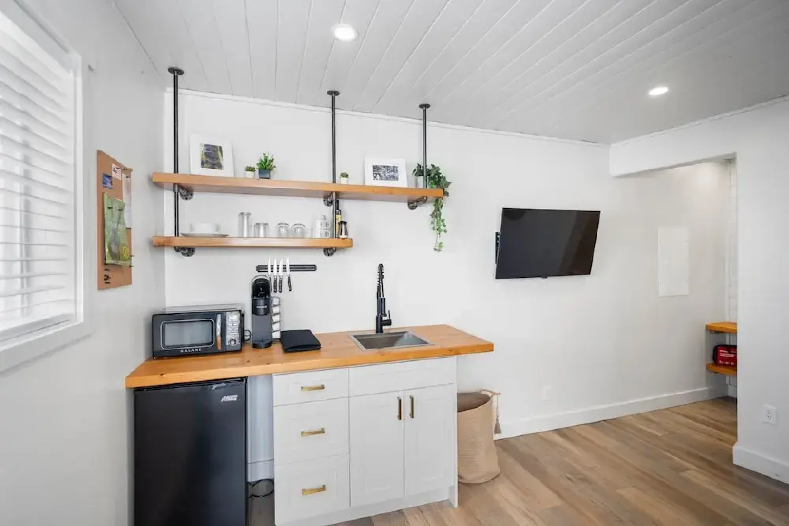 Riverside by Cowichan Lake Cottages