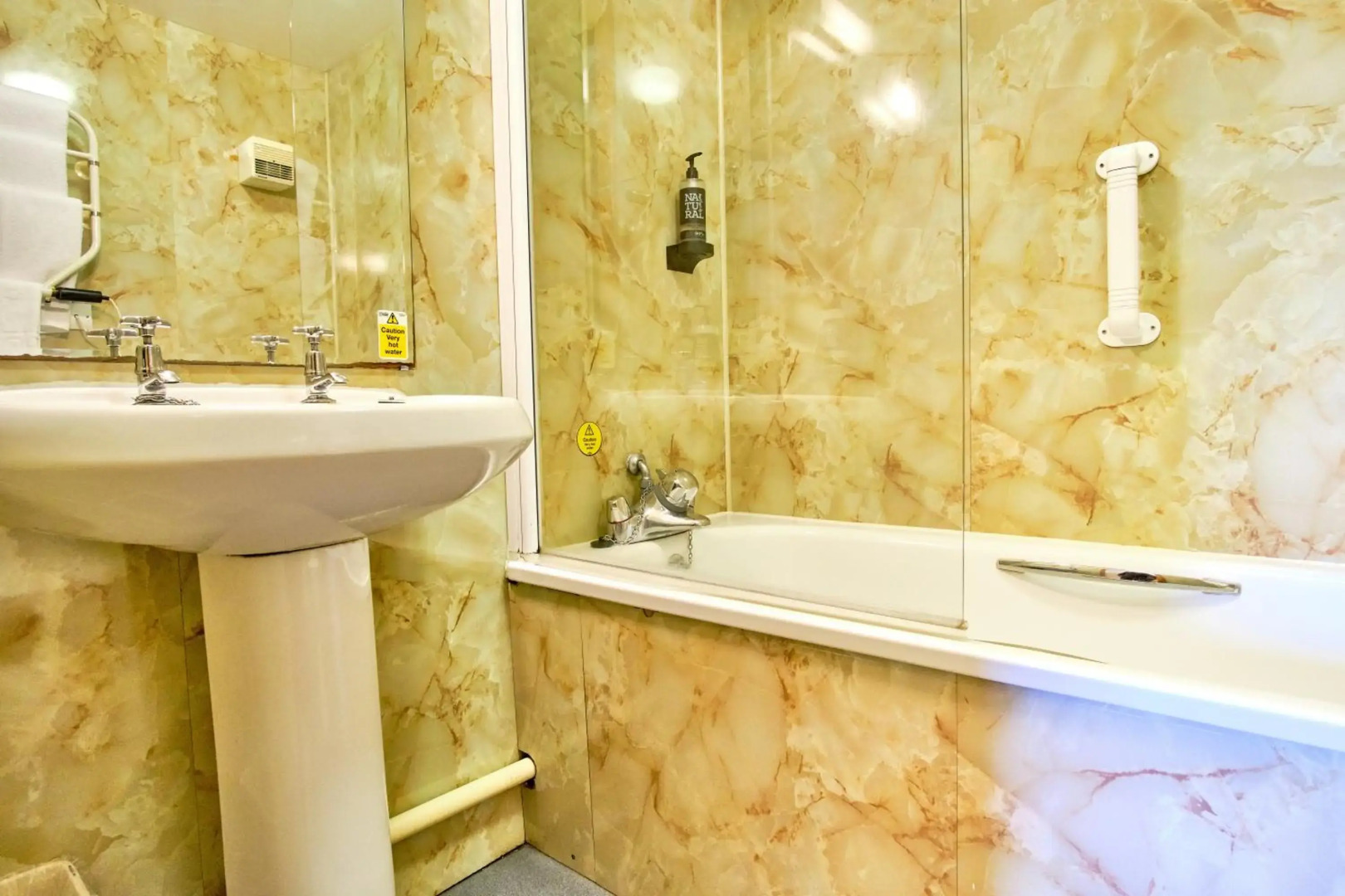 Muthu Ben Doran Hotel