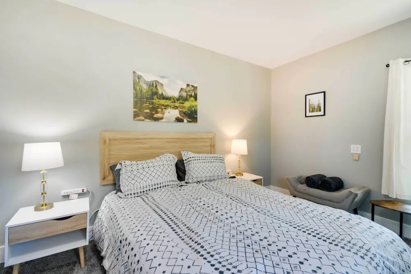 Waterfront Mariposa Hideaway: Hot Tub & Mtn Views!