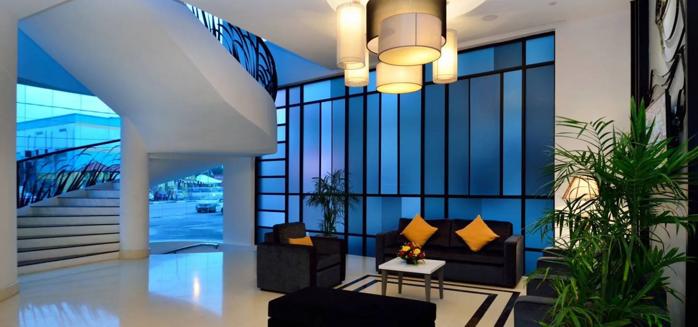 Holiday Villa Hotel & Suites