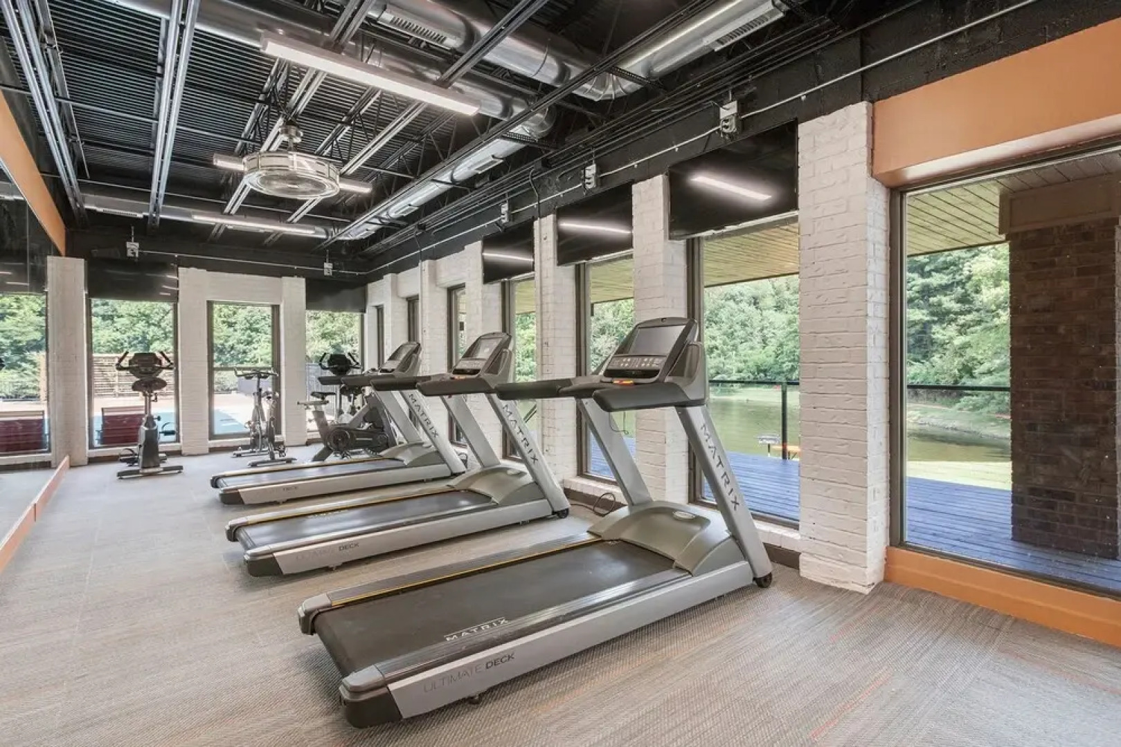 The Relaxing Lakeside Suites