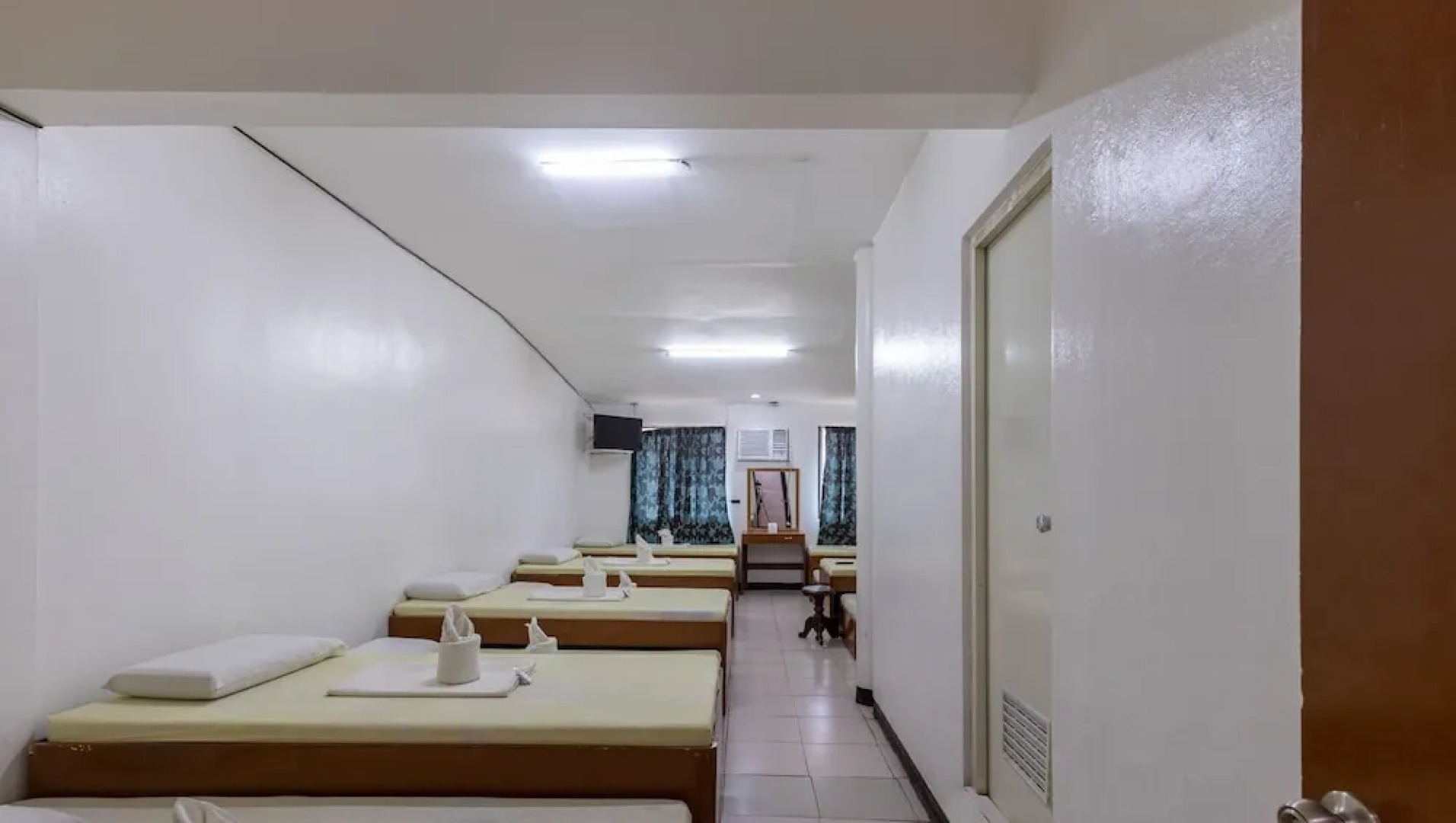 ZEN Rooms JJ's Seafood Tagbilaran