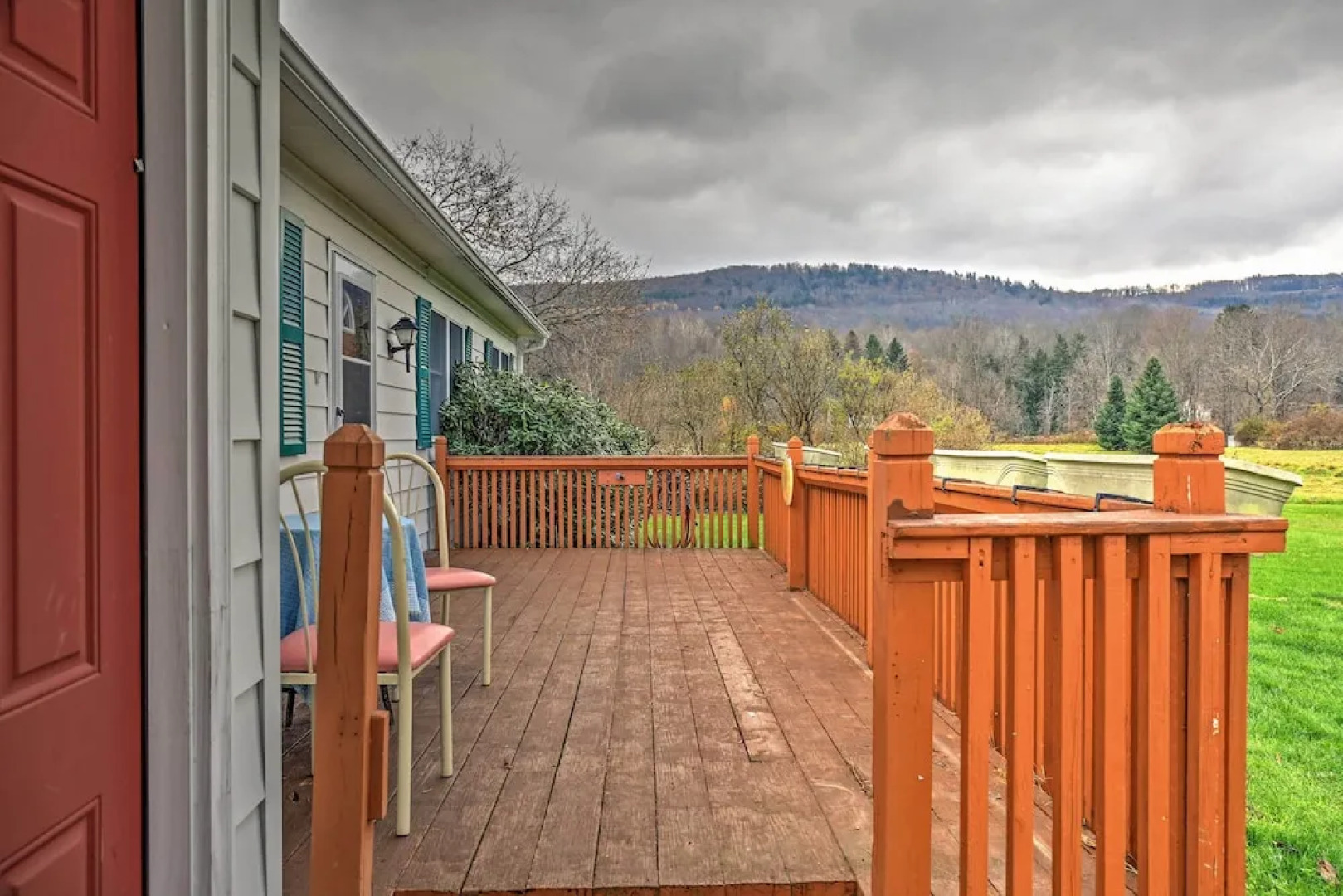 Serene Retreat - 7 Mi to All Star Village