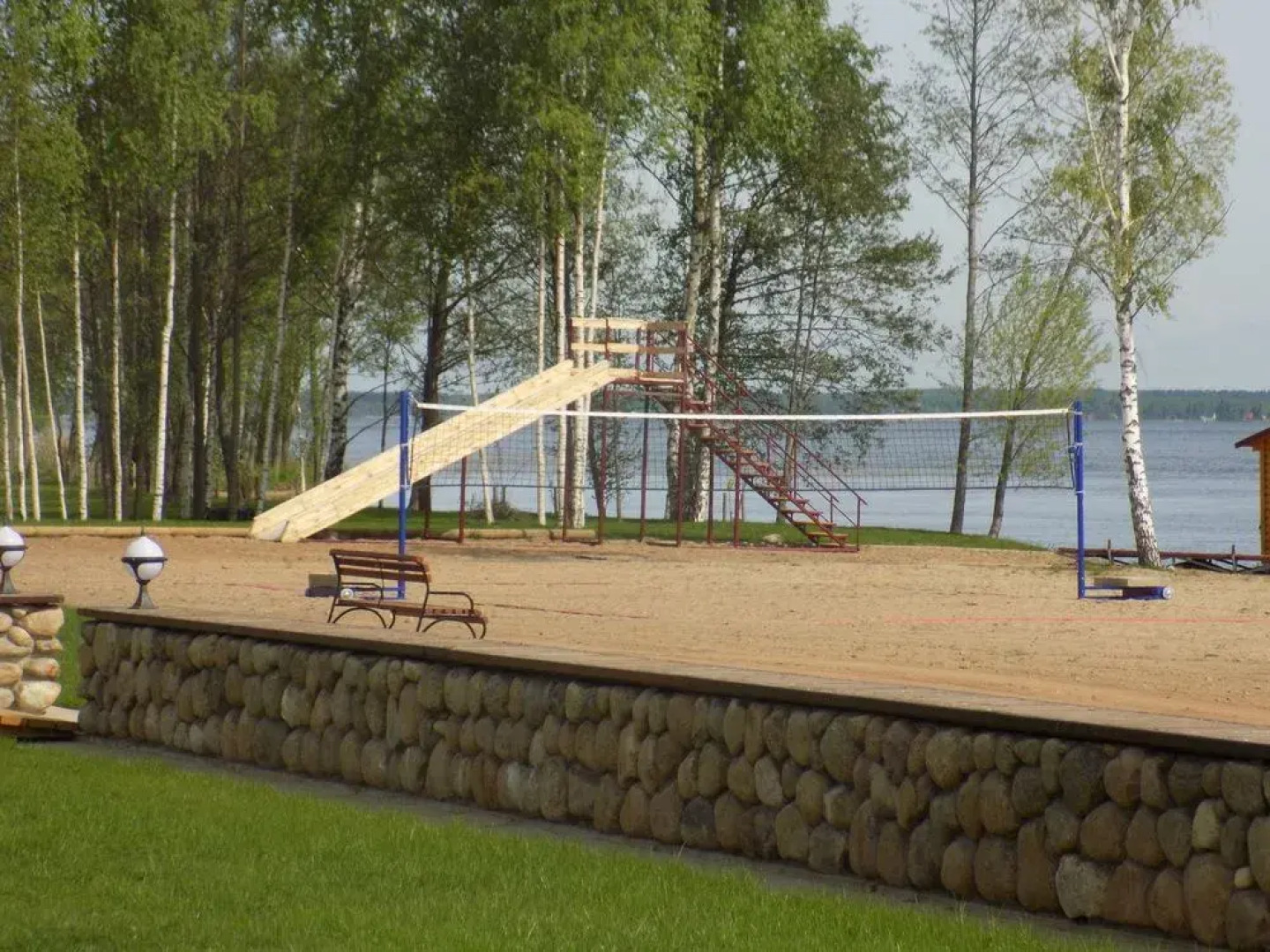 Загородный отель «Лесное озеро»