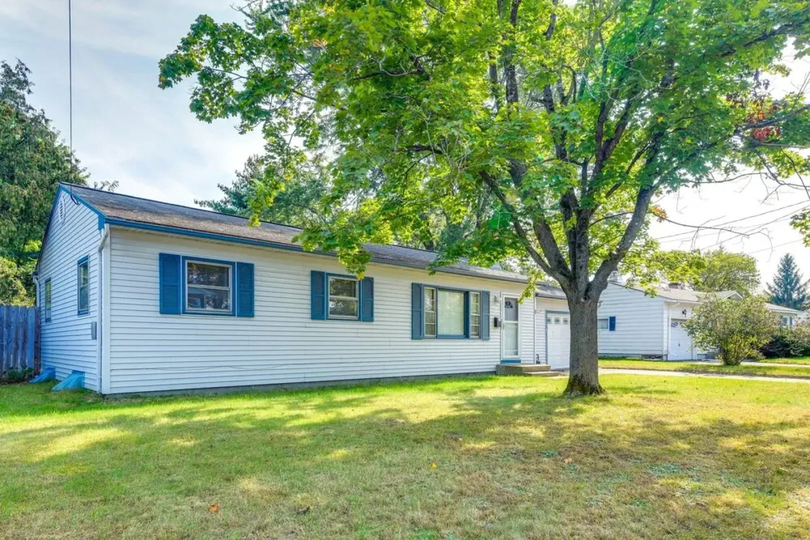 South Burlington Home w/ Seasonal Pool!