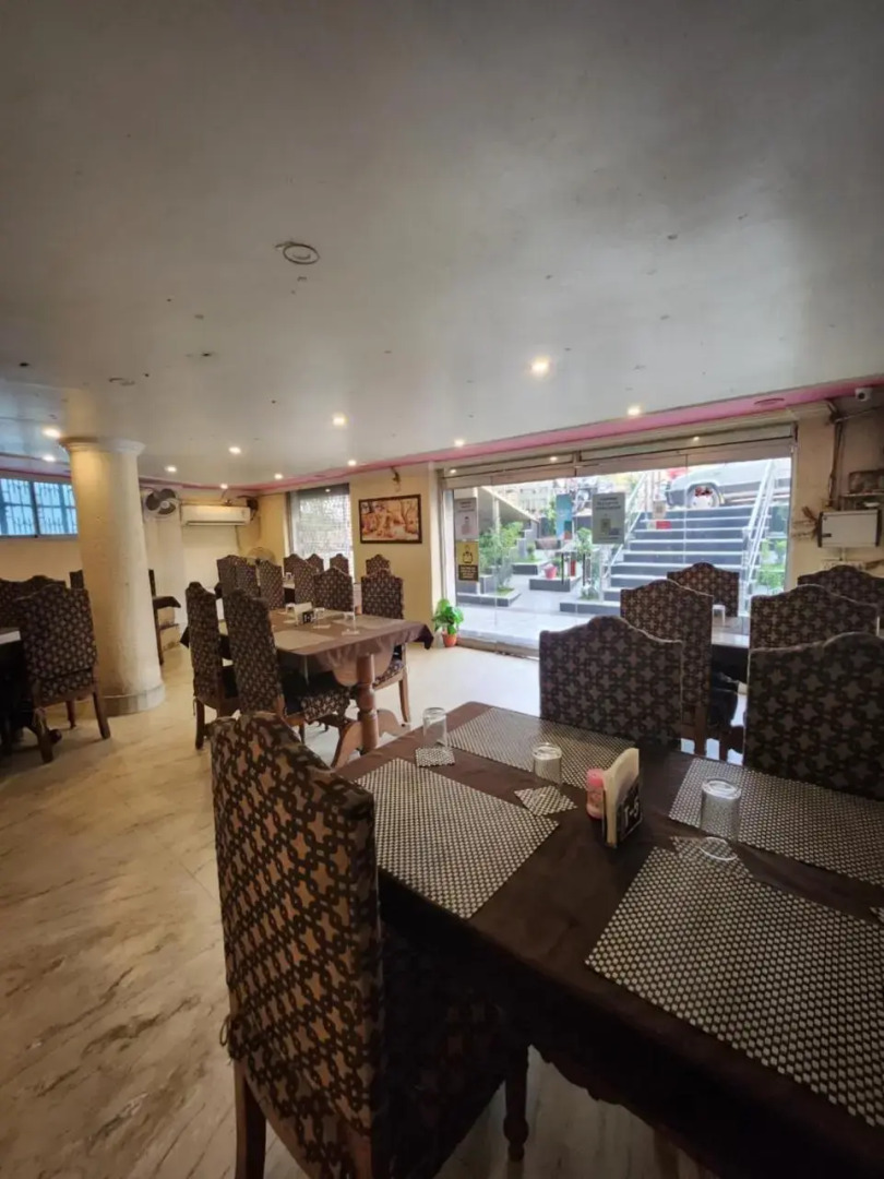 OYO 27950 Hotel Priyanka International